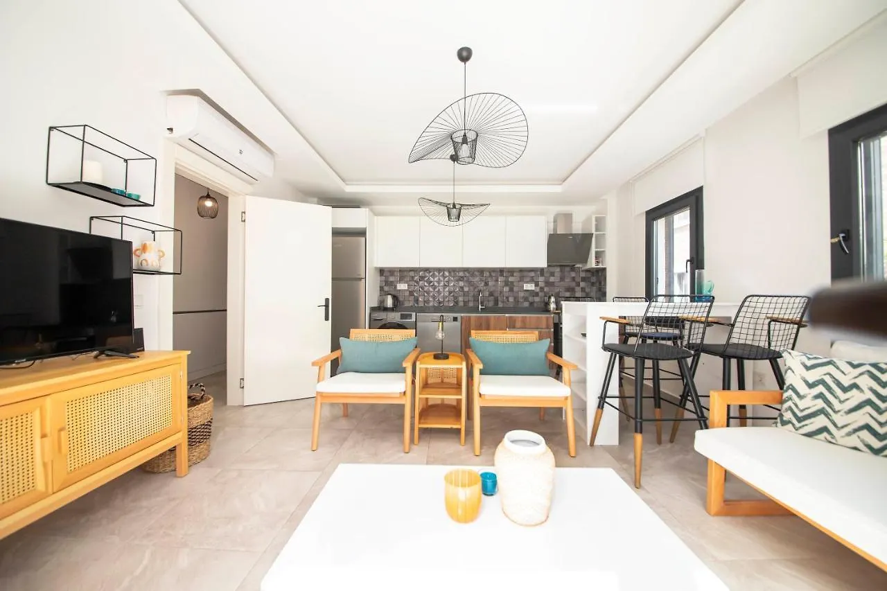 Amazing House With Balcony 1 Min Walking Distance To The Beach In Bodrum
